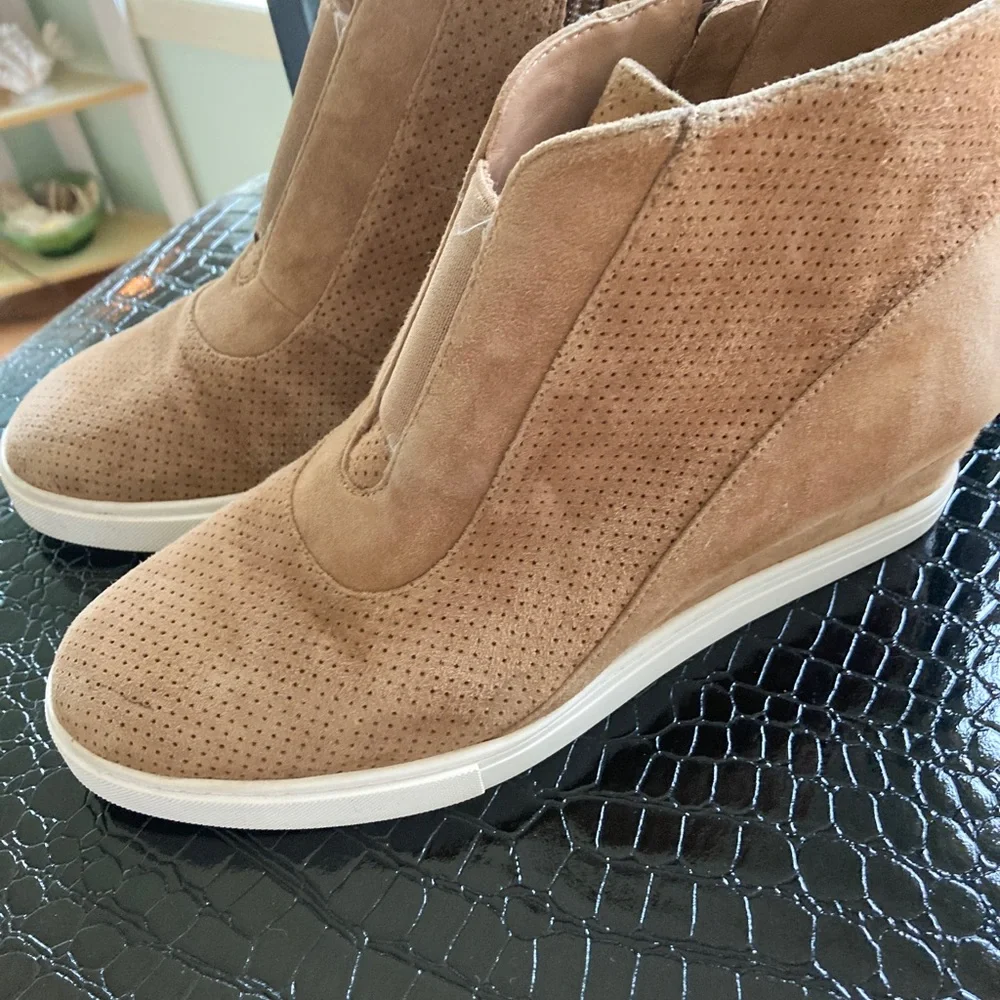 Linea Paolo tan suede booties 7 1/2 W - Picture 1 of 16